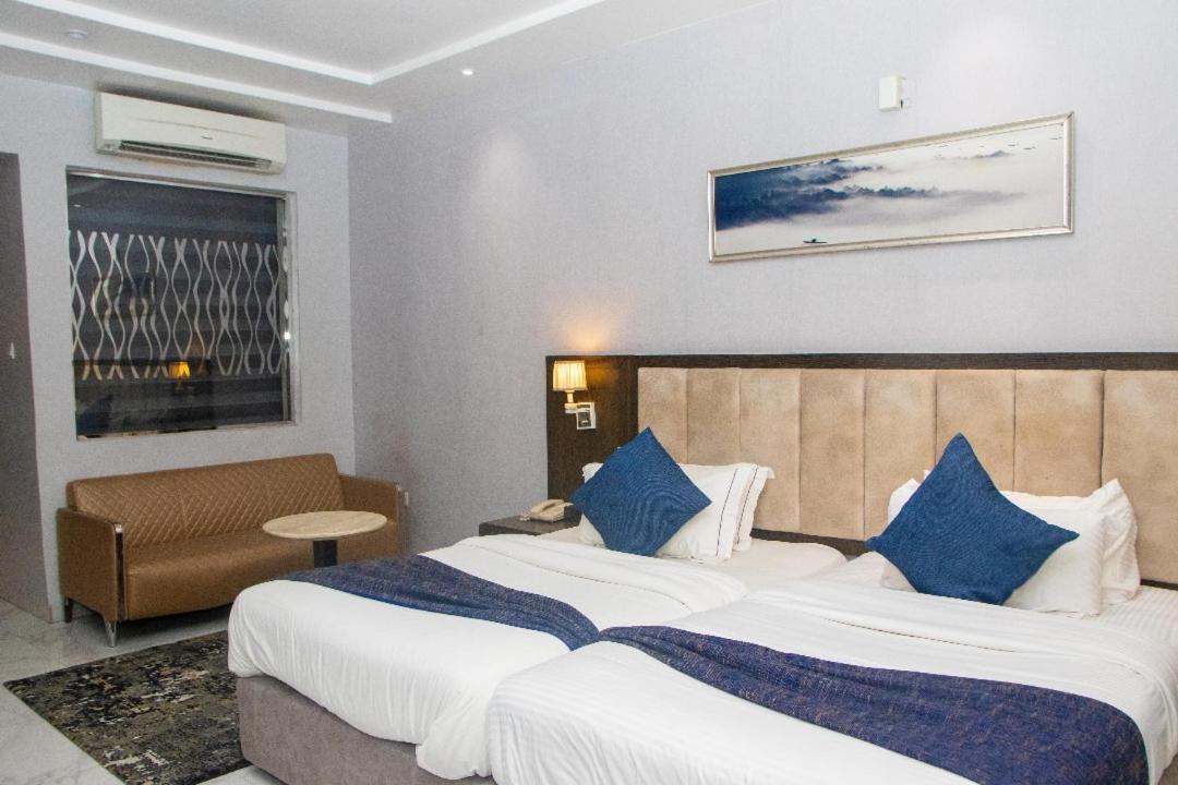 Perfecto La Villa Hotel And Suites ラゴス エクステリア 写真
