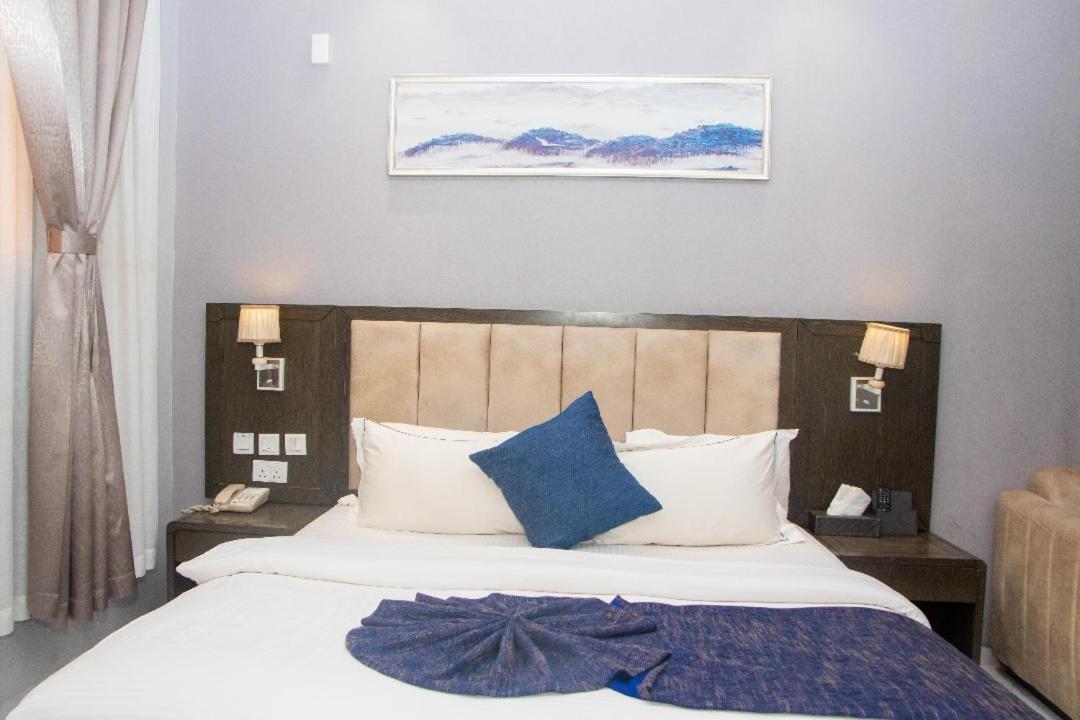 Perfecto La Villa Hotel And Suites ラゴス エクステリア 写真