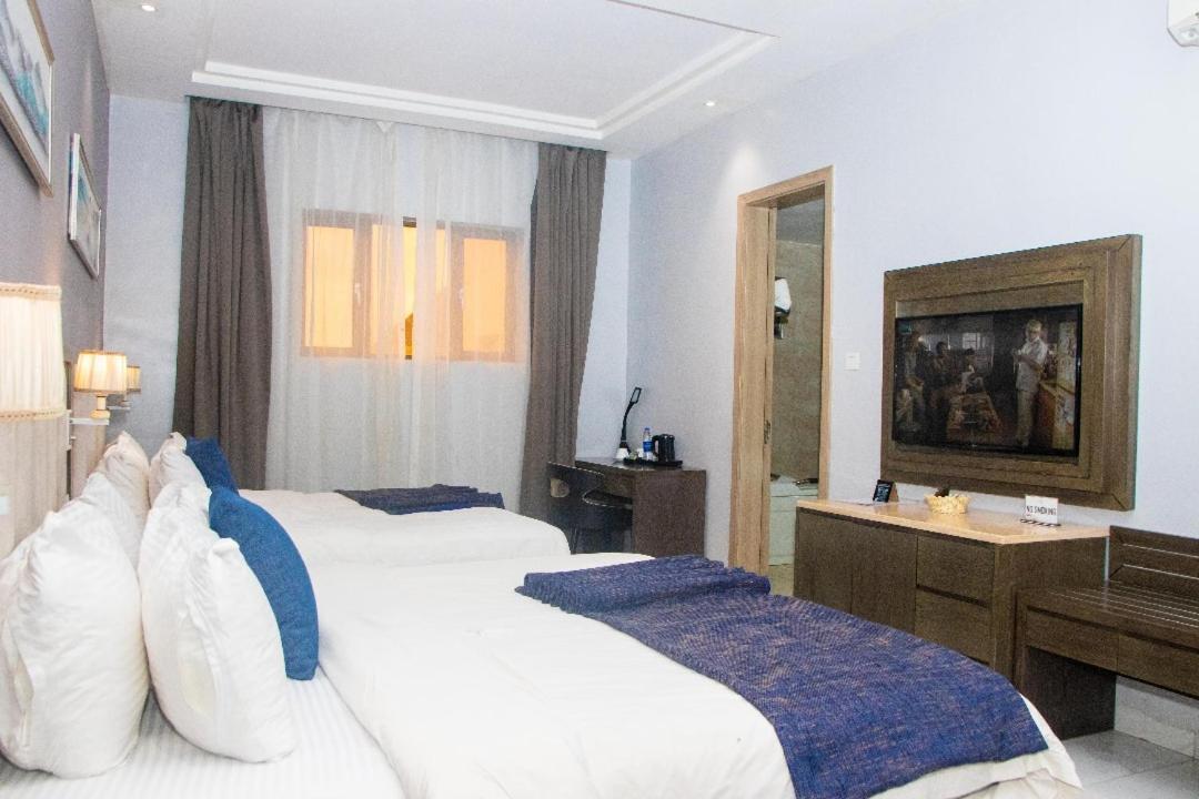 Perfecto La Villa Hotel And Suites ラゴス エクステリア 写真