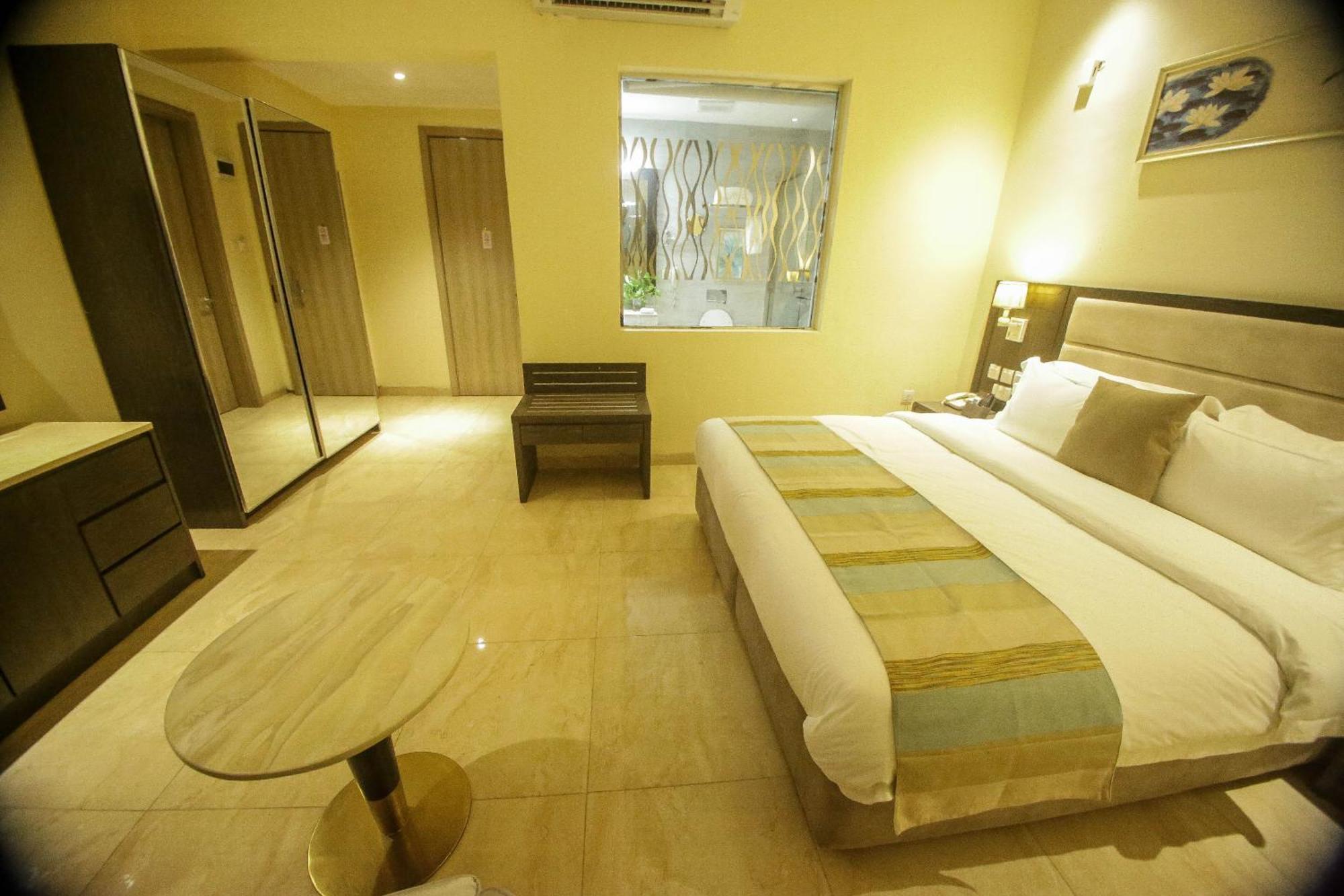 Perfecto La Villa Hotel And Suites ラゴス エクステリア 写真