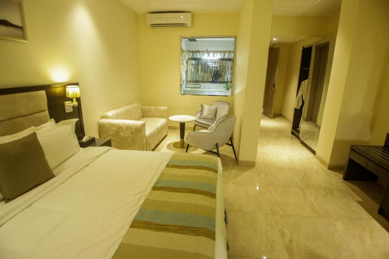 Perfecto La Villa Hotel And Suites ラゴス エクステリア 写真