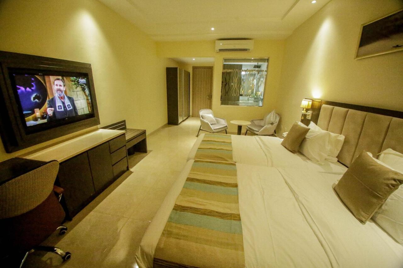 Perfecto La Villa Hotel And Suites ラゴス エクステリア 写真